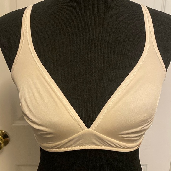 Le Mystere Bras 1 Black 1 Light Beige S/M 6/8 Double Layered Fabric No Pads NWOT - Picture 1 of 8